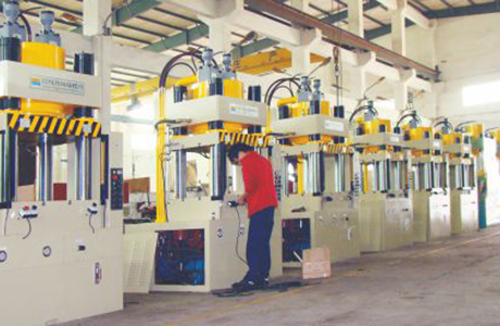 Four Column Hydraulic Press Testing